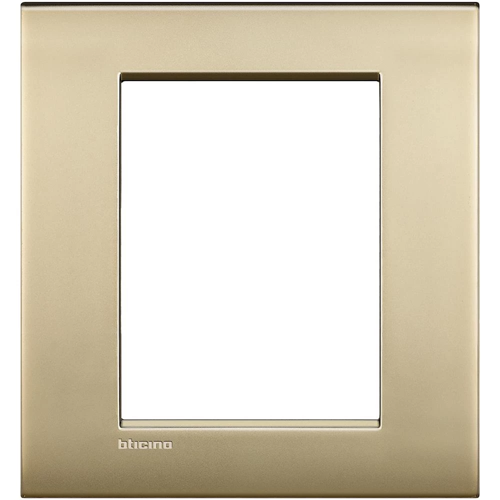 артикул LNC4826OF название Рамка итал.ст. 3+3 мод прямоугольная, цвет Золото матовое, LivingLight, Bticino